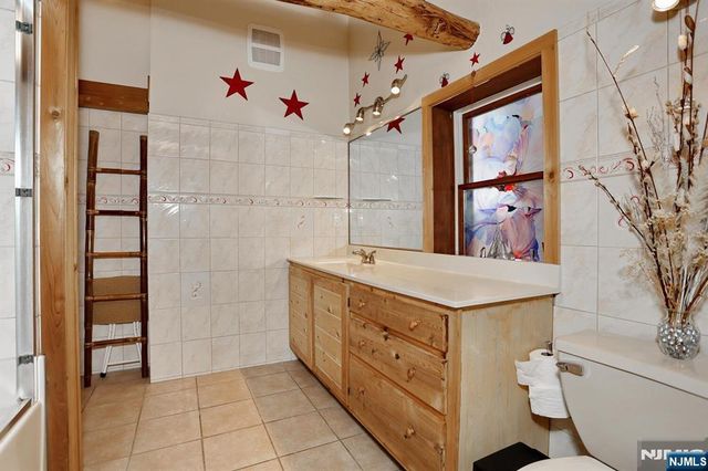 390 Lakeview Avenue, Ringwood, NJ 07456