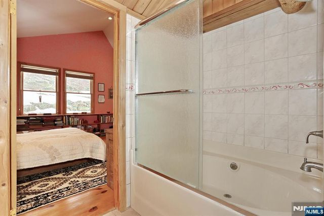 390 Lakeview Avenue, Ringwood, NJ 07456