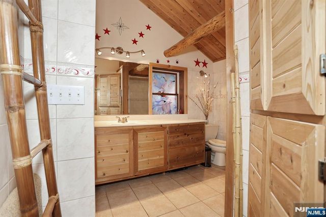 390 Lakeview Avenue, Ringwood, NJ 07456