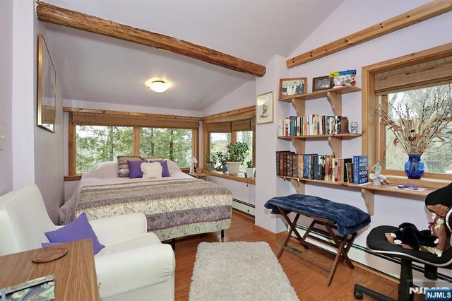 390 Lakeview Avenue, Ringwood, NJ 07456