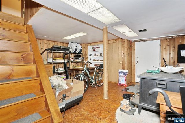 390 Lakeview Avenue, Ringwood, NJ 07456