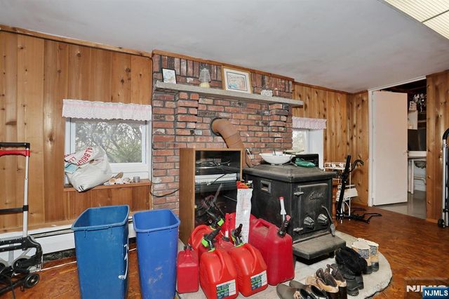 390 Lakeview Avenue, Ringwood, NJ 07456