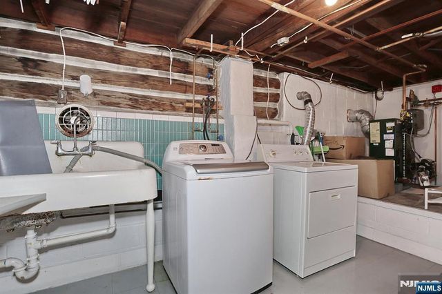 390 Lakeview Avenue, Ringwood, NJ 07456