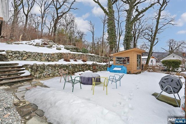 390 Lakeview Avenue, Ringwood, NJ 07456