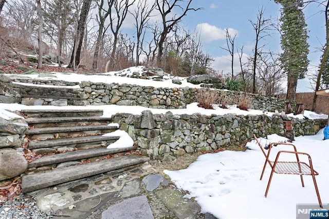 390 Lakeview Avenue, Ringwood, NJ 07456