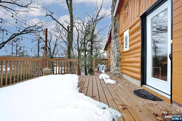 390 Lakeview Avenue, Ringwood, NJ 07456