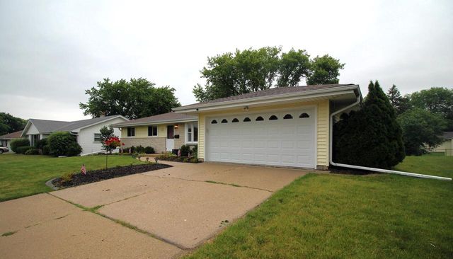 W174N9446 Joper ROAD, Menomonee Falls, WI 53051