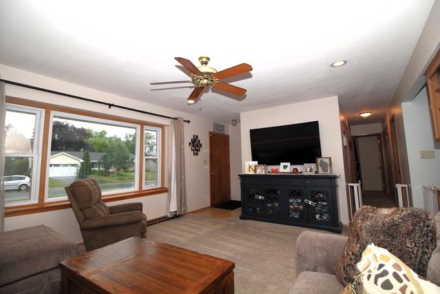W174N9446 Joper ROAD, Menomonee Falls, WI 53051