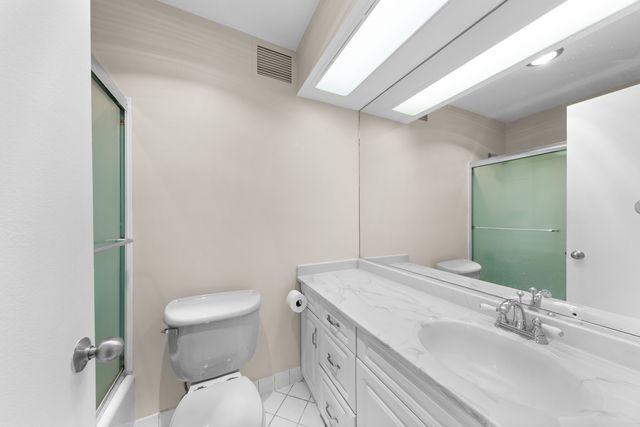 260 E Chestnut Street 4204, Chicago, IL 60611