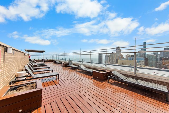 260 E Chestnut Street 4204, Chicago, IL 60611