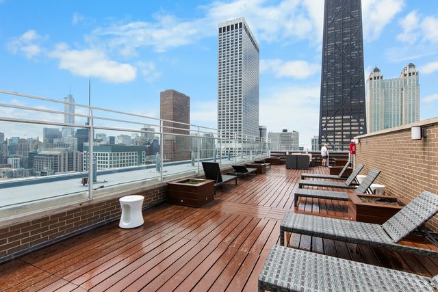 260 E Chestnut Street 4204, Chicago, IL 60611