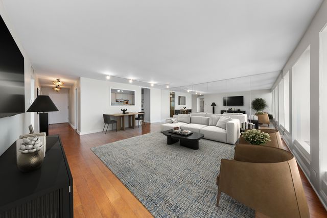 260 E Chestnut Street 4204, Chicago, IL 60611