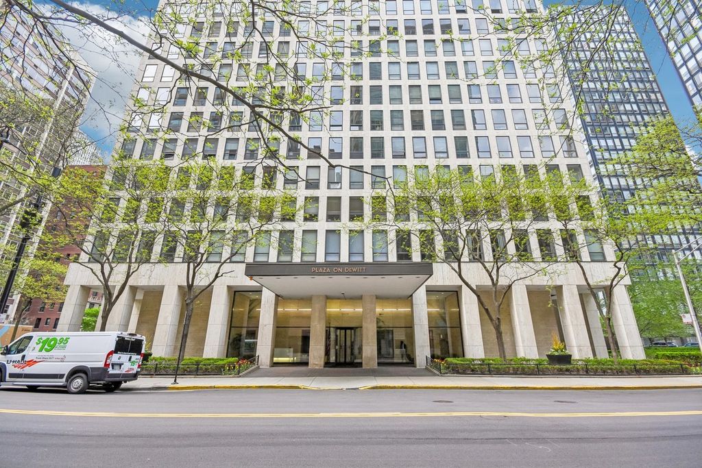 260 E Chestnut Street 4204, Chicago, IL 60611