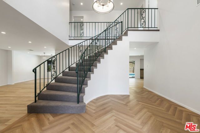 3062 Arrowhead Drive, Los Angeles, CA 90068