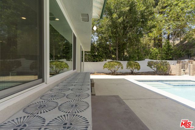 3062 Arrowhead Drive, Los Angeles, CA 90068