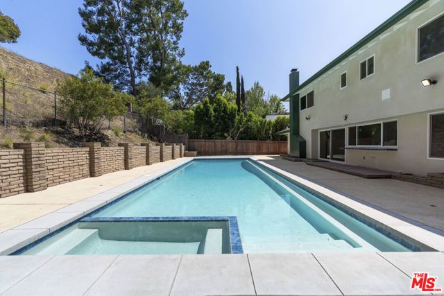 3062 Arrowhead Drive, Los Angeles, CA 90068