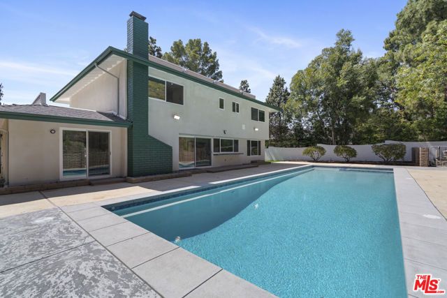 3062 Arrowhead Drive, Los Angeles, CA 90068