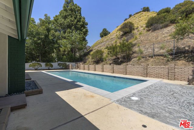 3062 Arrowhead Drive, Los Angeles, CA 90068