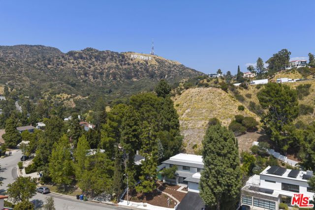 3062 Arrowhead Drive, Los Angeles, CA 90068
