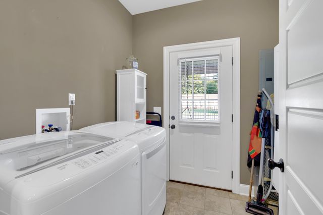 210 Celebration St, Shelbyville, TN 37160