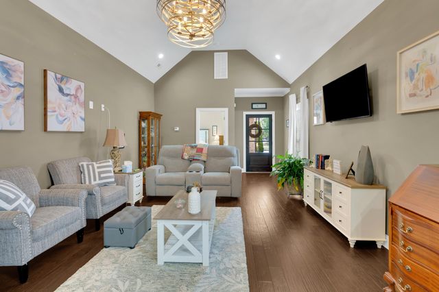 210 Celebration St, Shelbyville, TN 37160