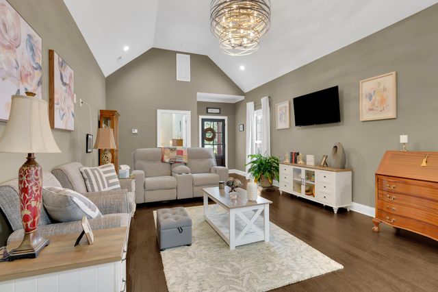 210 Celebration St, Shelbyville, TN 37160