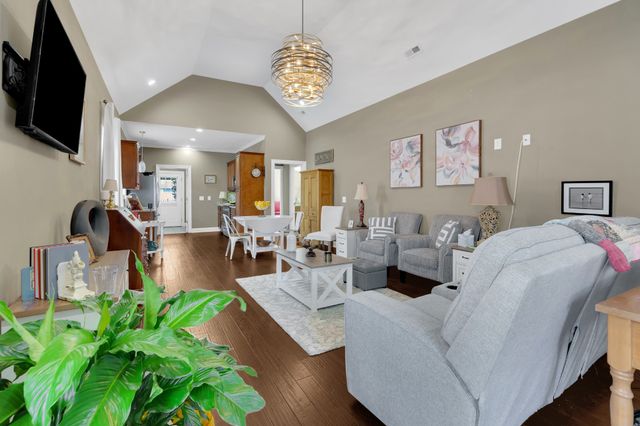 210 Celebration St, Shelbyville, TN 37160