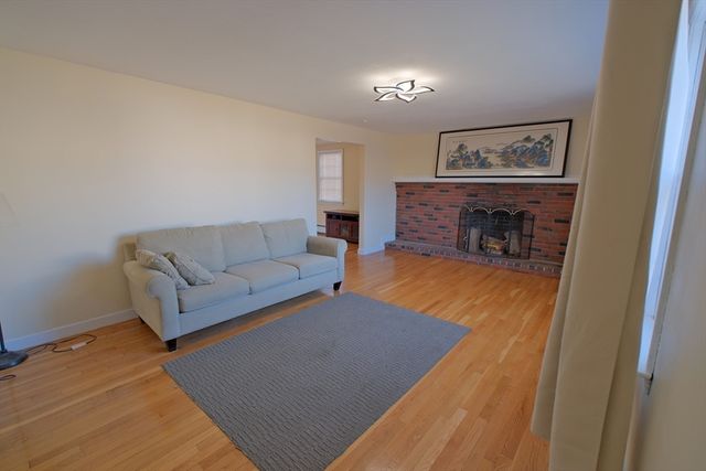 15 George Rd, Quincy, MA 02170