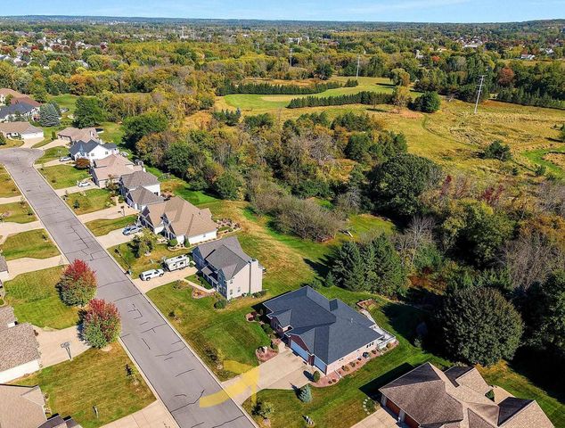 2087 SWANSTONE CIRCLE, De Pere, WI 54115