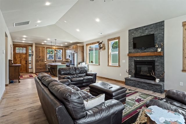 91 Twin Lakes Road, Cle Elum, WA 98922