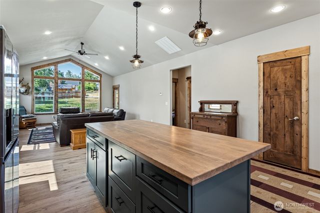 91 Twin Lakes Road, Cle Elum, WA 98922