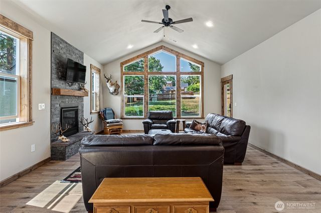 91 Twin Lakes Road, Cle Elum, WA 98922