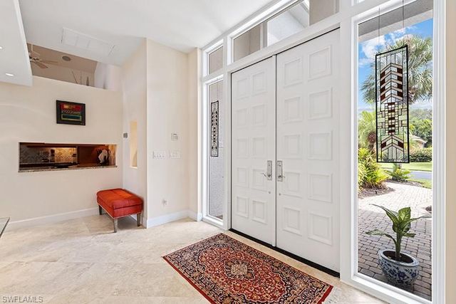 433 Crestwood LN, Naples, FL 34113