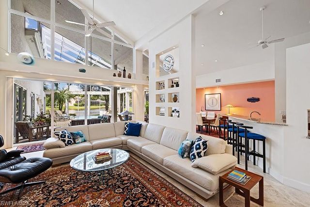 433 Crestwood LN, Naples, FL 34113