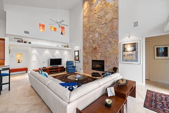 433 Crestwood LN, Naples, FL 34113