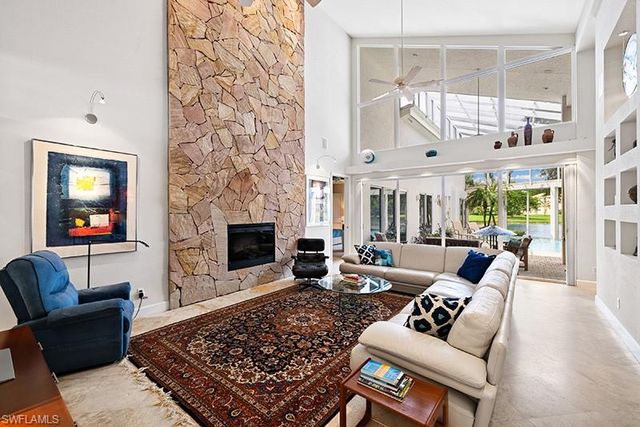 433 Crestwood LN, Naples, FL 34113