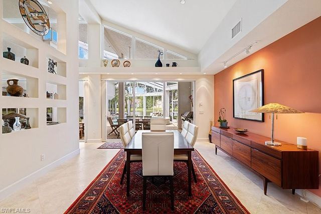 433 Crestwood LN, Naples, FL 34113