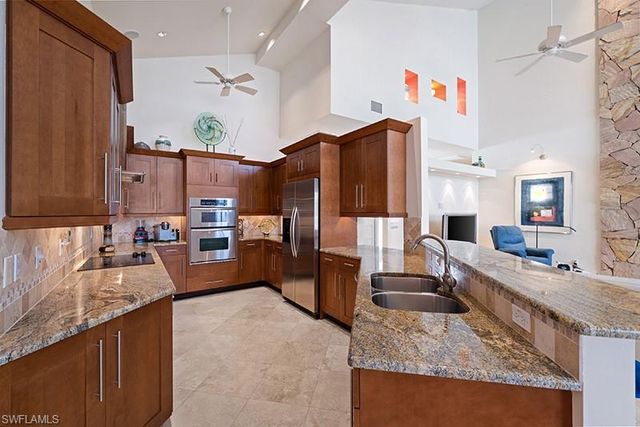 433 Crestwood LN, Naples, FL 34113