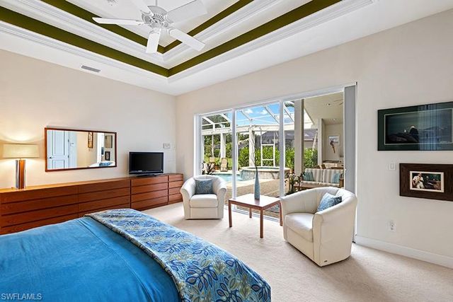 433 Crestwood LN, Naples, FL 34113