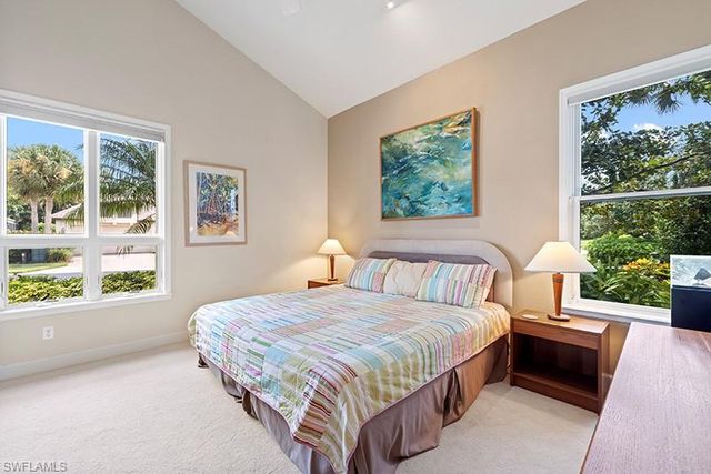 433 Crestwood LN, Naples, FL 34113