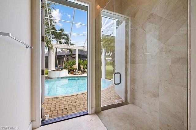 433 Crestwood LN, Naples, FL 34113