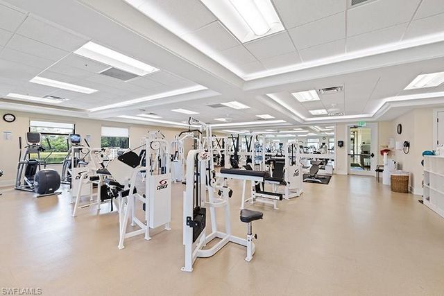 433 Crestwood LN, Naples, FL 34113