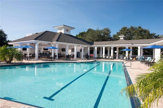 433 Crestwood LN, Naples, FL 34113
