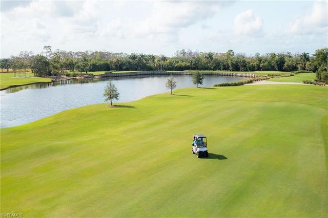 433 Crestwood LN, Naples, FL 34113