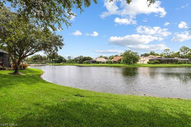 433 Crestwood LN, Naples, FL 34113