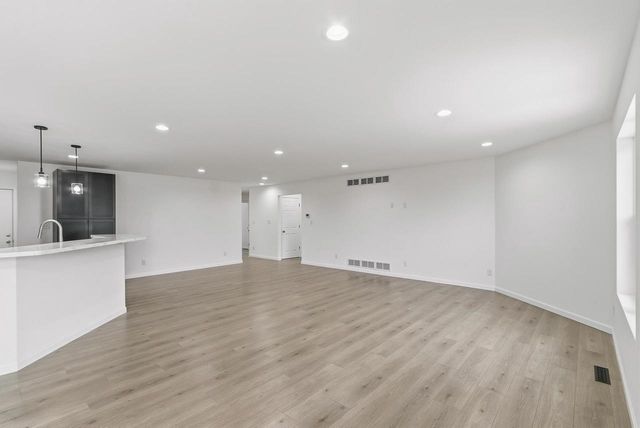 692 N Main Street, Fall River, WI 53932