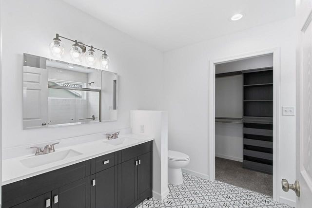 692 N Main Street, Fall River, WI 53932