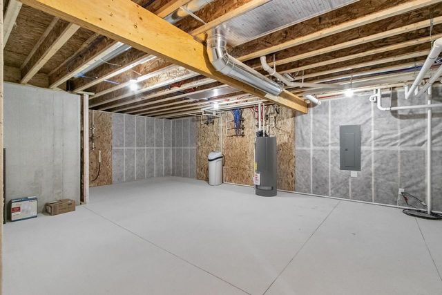 692 N Main Street, Fall River, WI 53932