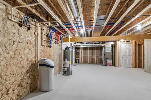 692 N Main Street, Fall River, WI 53932