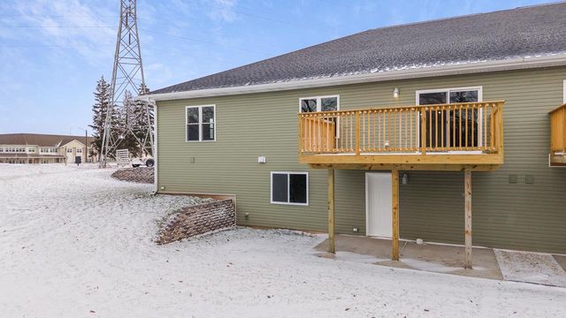 692 N Main Street, Fall River, WI 53932